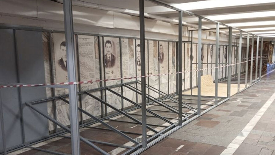 СКР проверит перекрытие портретов героев в новосибирском метро торговыми рядами
