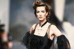 Татьяна Патитц на показе коллекции Chanel во время Paris Fashion Week, 1992 год

