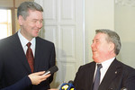 Встреча председателя РАО «Газпром» Рема Вяхирева и губернатора Тюменской области Сергея Собянина в 2001 году