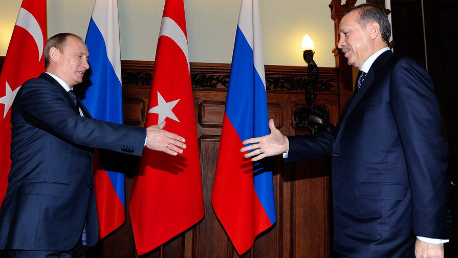 Владимир Путин и Реджеп Тайип Эрдоган (слева направо) во время встречи, 2010 год