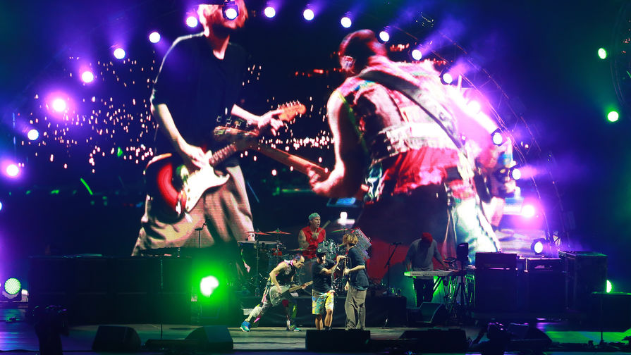 Группа Red Hot Chili Peppers выступает на&nbsp;фестивале Park Live в&nbsp;Москве