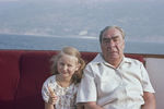 Леонид Ильич Брежнев с правнучкой Галей на отдыхе в Крыму, 1980 год