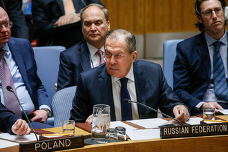 Постпред России при ООН Василий Небензя, посол России в США Анатолий Антонов и министр иностранных дел России Сергей Лавров перед началом заседания Совбеза ООН в Нью-Йорке, 18 января 2018 года