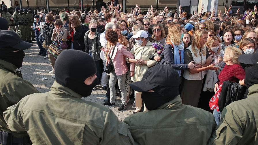 &laquo;Женский марш&raquo; на&nbsp;площади Свободы в&nbsp;Минске, 12 сентября 2020 года
