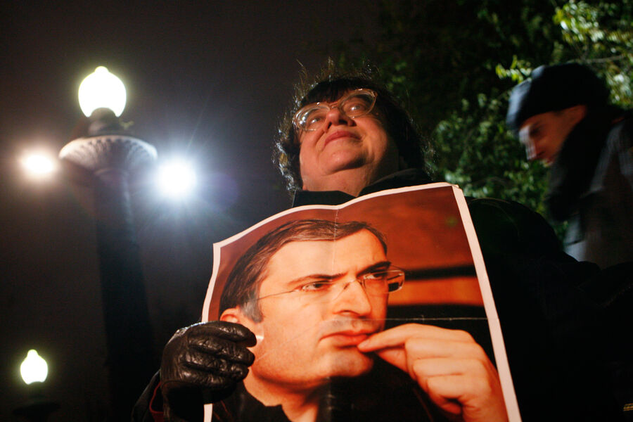 Лидер &laquo;Демократического союза&raquo; Валерия Новодворская во время митинга, приуроченного ко Дню памяти жертв политических репрессий, 2009&nbsp;год