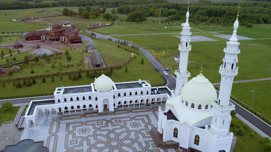 Вид на пустую Белую мечеть в Болгаре, Татарстан, в день праздника Ураза-байрам, 24 мая 2020 года