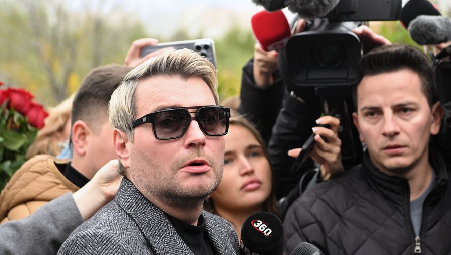 MK: у Николая Баскова возникли проблемы со здоровьем