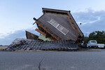 Дом в Нанао, поврежденный землетрясением, 2 января 2024 года
