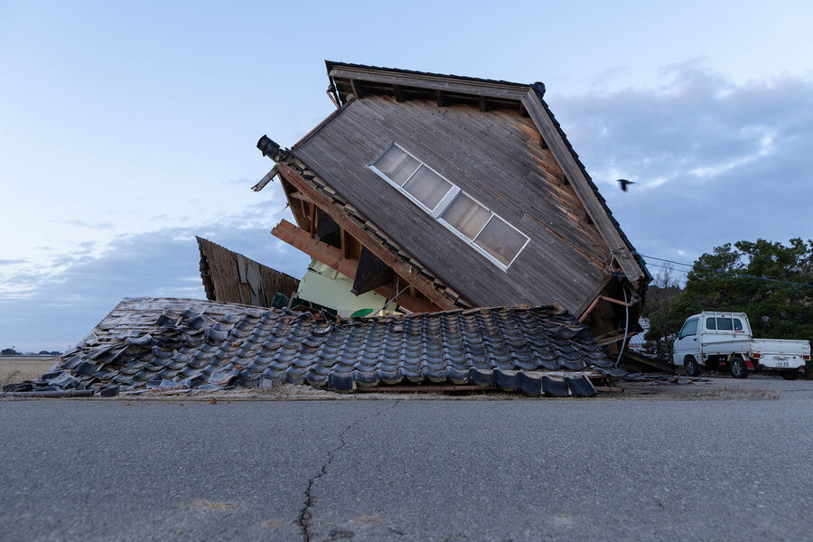 Дом в&nbsp;Нанао, поврежденный землетрясением, 2&nbsp;января 2024&nbsp;года
