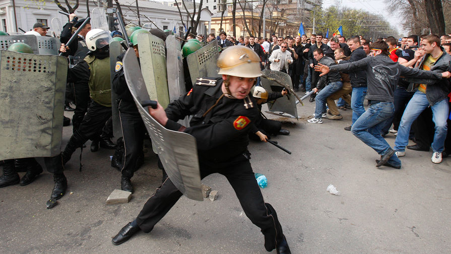 Во время беспорядков в Кишиневе, 2009 год