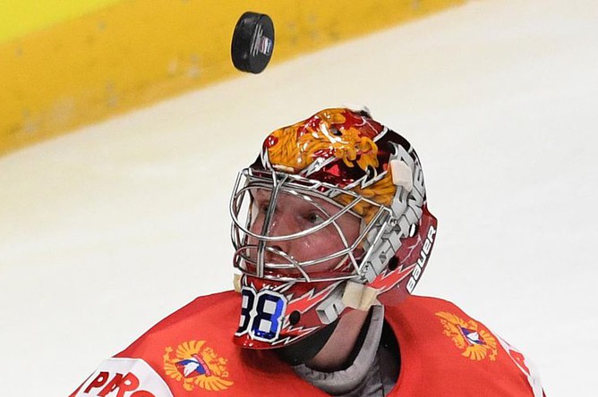 Вратарь сборной России Андрей Василевский в полуфинальном мачте чемпионата мира по хоккею между сборными командами России и Финляндии