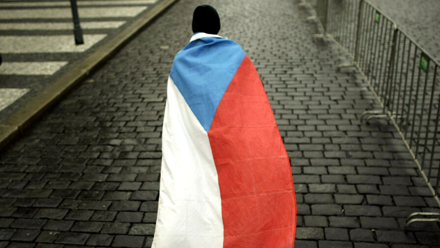 Чехия отправит Украине тяжелую военную технику
