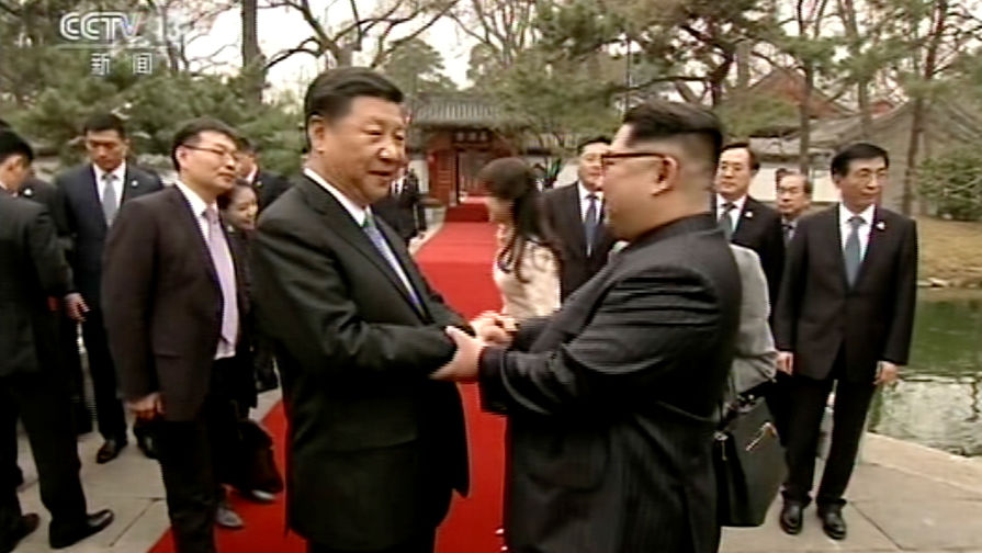 Встреча лидера КНДР Ким Чен Ына и председателя Китая Си Цзиньпиня в&nbsp;Пекине, 28 марта 2018 года (кадр из&nbsp;видео)