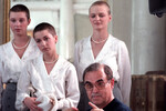 Режиссер Глеб Панфилов Глеб на съемочной площадке фильма «Романовы - венценосная семья», 1997 год
