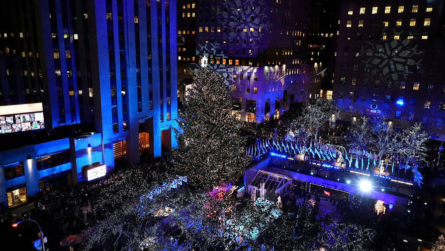 Главная рождественская елка США у&nbsp;здания Рокфеллер-центра на&nbsp;Манхэттене в&nbsp;Нью-Йорке, 30&nbsp;ноября 2017&nbsp;года
