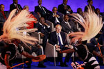 Премьер-министр Великобритании Борис Джонсон (в центре) во время церемонии открытия Встречи глав правительств Содружества в Кигали, Руанда, 24 июня 2022 года
