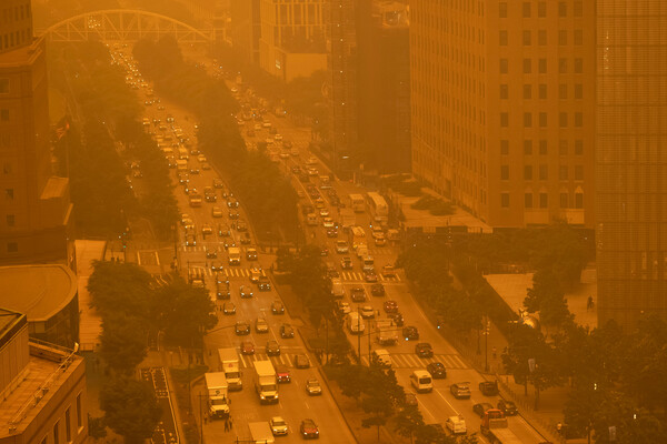 Улицы Нью-Йорка, затянутые смогом, 7&nbsp;июня 2023&nbsp;года