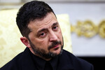 Президент Украины Владимир Зеленский во время встречи с президентом США Дональдом Трампом, 18 августа 2025 года
