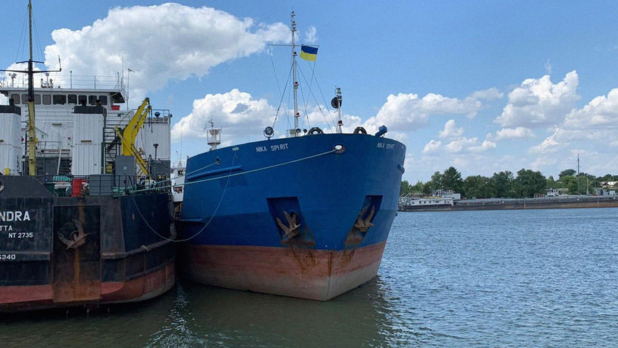 Российский танкер Nika Spirit (Neyma) в украинском порту Измаил, 25 июля 2019 года