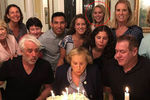 Сирша Райзен Кеннеди-Хилл в кругу семьи на праздновании дня рождения бабушки в прошлом году