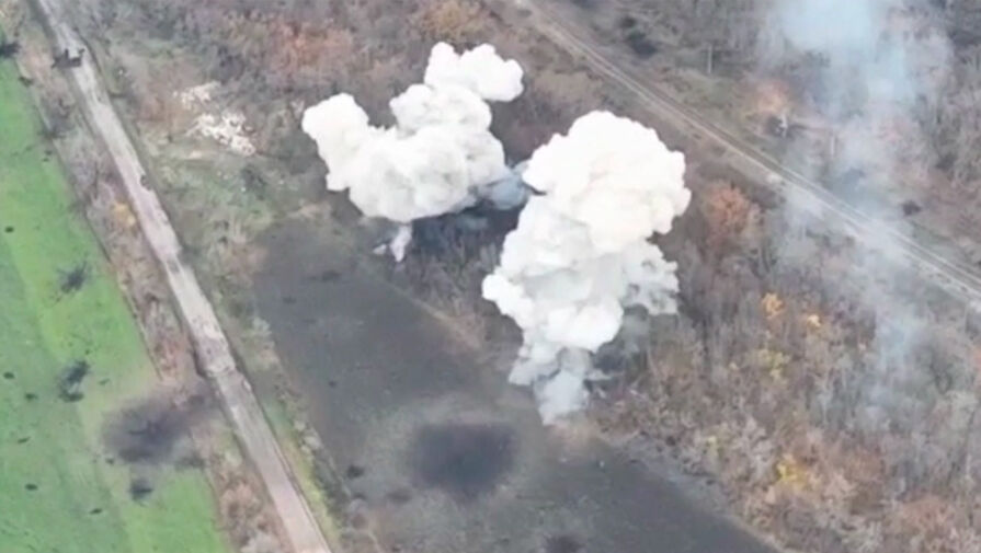 МО России показало кадры уничтожения опорного пункта и бронетехники ВСУ