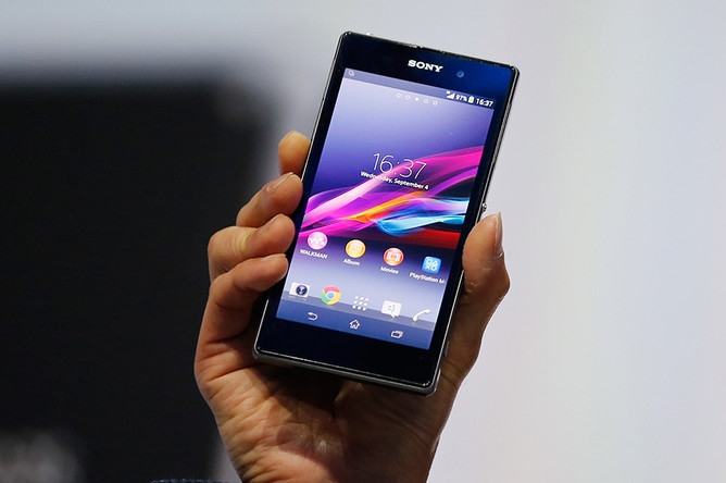 В Берлине в рамках подготовки к выставке IFA 2013 компания Sony представила свой флагманский смартфон Xperia Z1