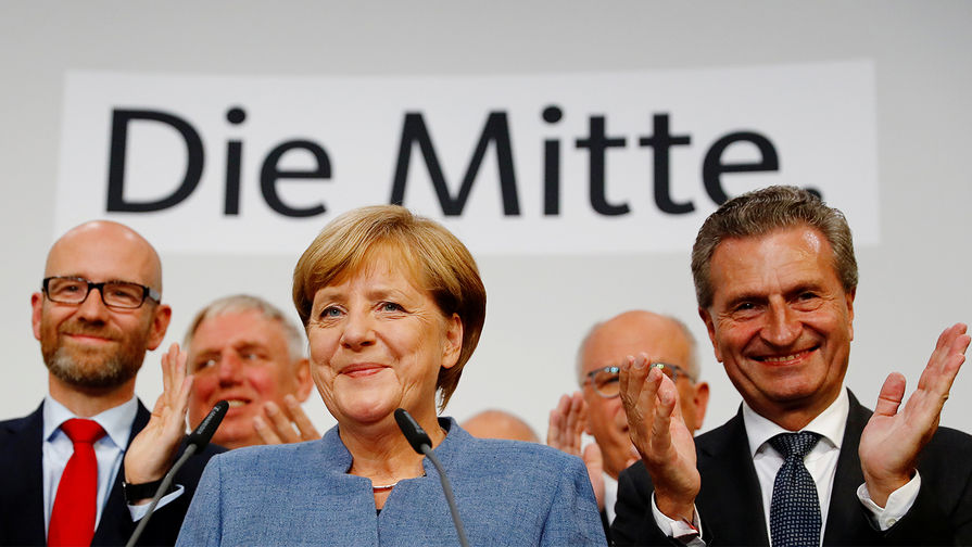 Канцлер ФРГ Ангела Меркель после объявления результатов первых экзит-поллов на выборах в Бундестаг, 24 сентября 2017 года
