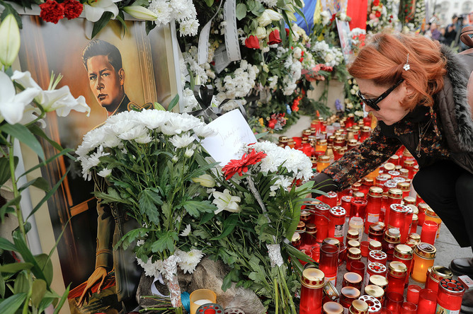 Несколько десятков тысяч человек собрались в Бухаресте, чтобы проститься с бывшим королем Румынии Михаем I