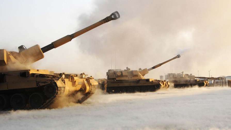 Британия передала Украине обещанные САУ AS-90, БТР и бронемашины