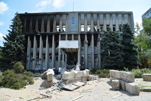 Разрушенное здание городского отделения УМВД в&nbsp;Лисичанске, июль 2022&nbsp;года