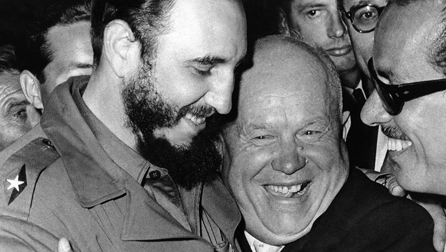 Председатель Совета Министров СССР Никита Хрущев и премьер-министр Республики Куба Фидель Кастро Рус во время встречи на&nbsp;ХV сессии Генеральной Ассамблеи (ООН), 1960 год