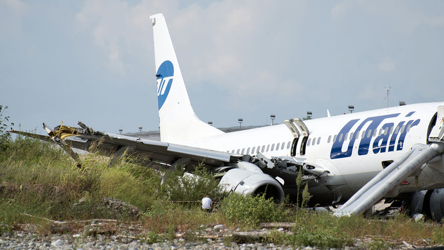 Самолет Boeing 737-800 авиакомпаниии Utair, рейса Москва&nbsp;- Сочи, совершил аварийную посадку в&nbsp;Сочи.