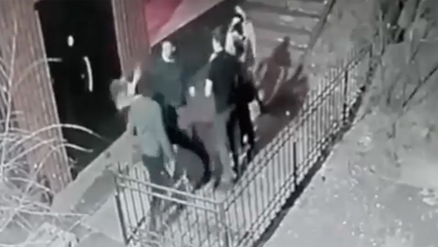 Посетители ночного клуба в Улан-Удэ устроили массовую драку и попали на видео