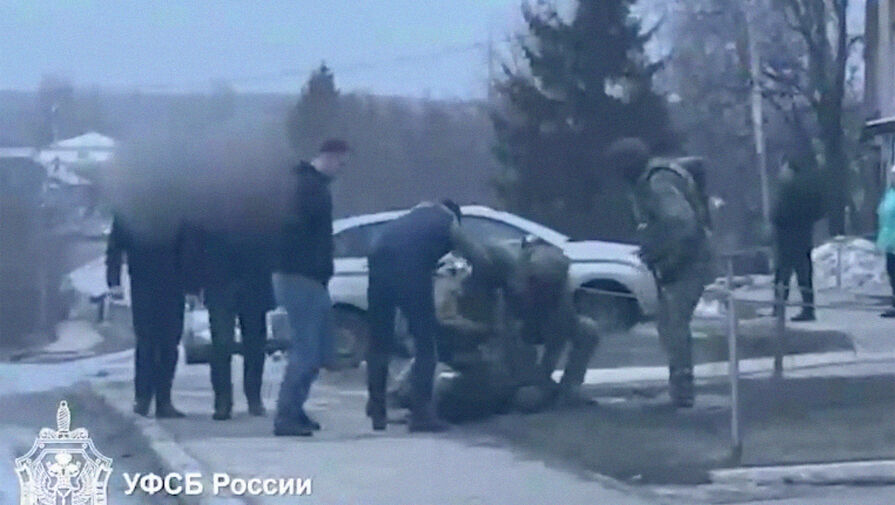 Силовики задержали двух мужчин за попытку диверсии на ж/д путях в Саратовской области