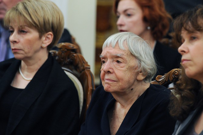 Елизавета Глинка и Людмила Алексеева на встрече с Путиным в Ново-Огарево