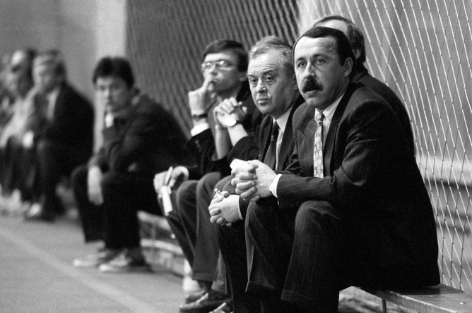 1991 год. Главный тренер московского «Динамо» Валерий Газзаев и его коллега — Адамас Голодец