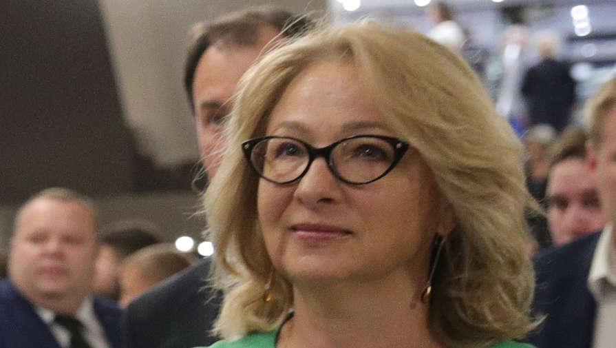 Дорогую иномарку дочери Бориса Ельцина повредили на парковке