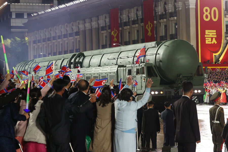 Техника во время военного парада в&nbsp;честь 80-летия создания Трудовой партии Кореи, Пхеньян, КНДР, 10&nbsp;октября 2025&nbsp;года