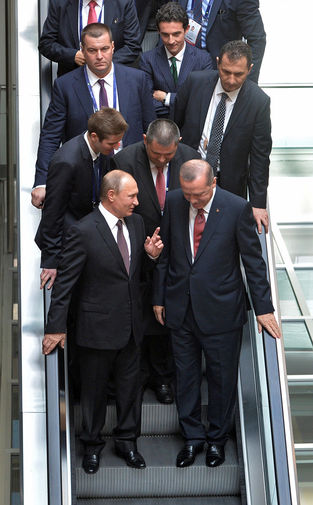 Президент РФ Владимир Путин и президент Турции Реджеп Эрдоган перед&nbsp;началом сессии Мирового энергетического конгресса
