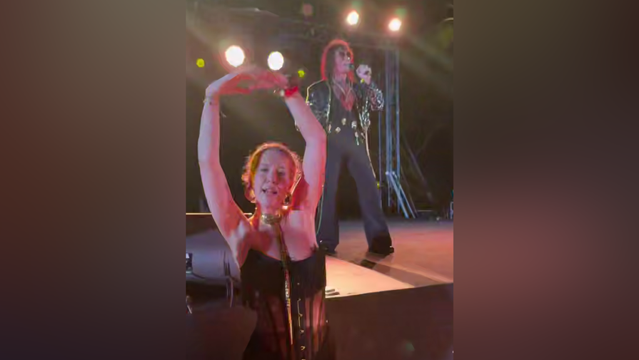 Собчак устроила дикие танцы на концерте Леонтьева за границей