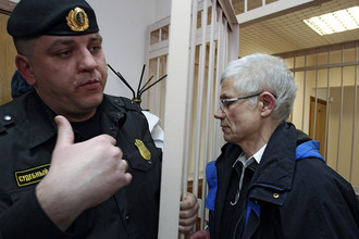 Прокурор попросил не пускать в церкви испортившего иконы петербуржца
