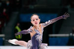 Анастасия Зинина выступает с короткой программой на чемпионате России — 2022