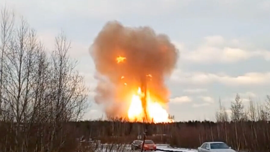 К месту пожара на газопроводе в Ленобласти направили пожарный поезд