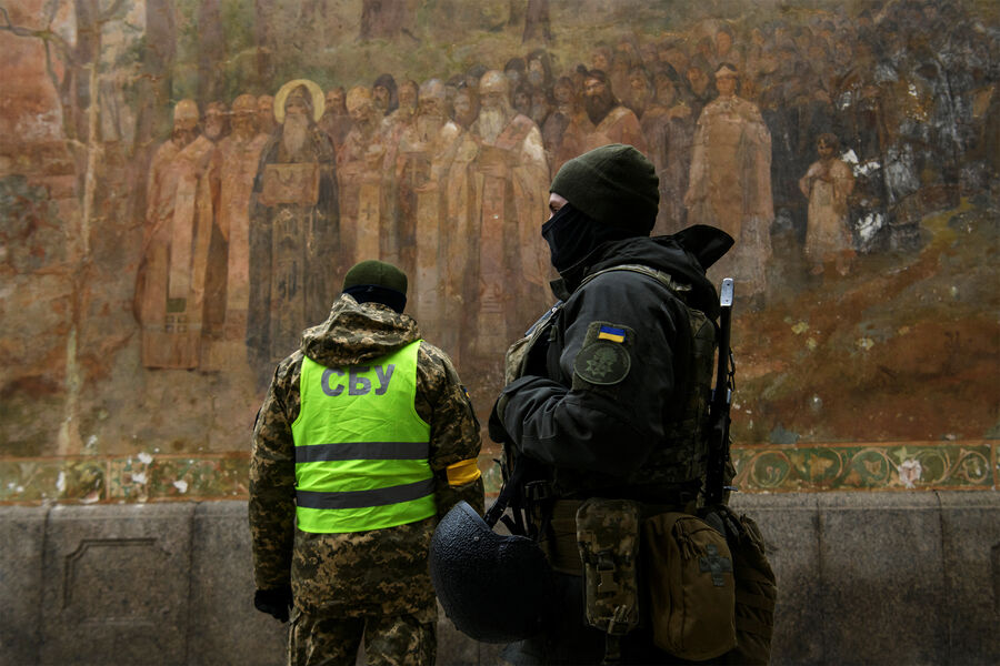 Во время обысков в Киево-Печерской Лавре в Киеве, Украина, 22 ноября 2022 года