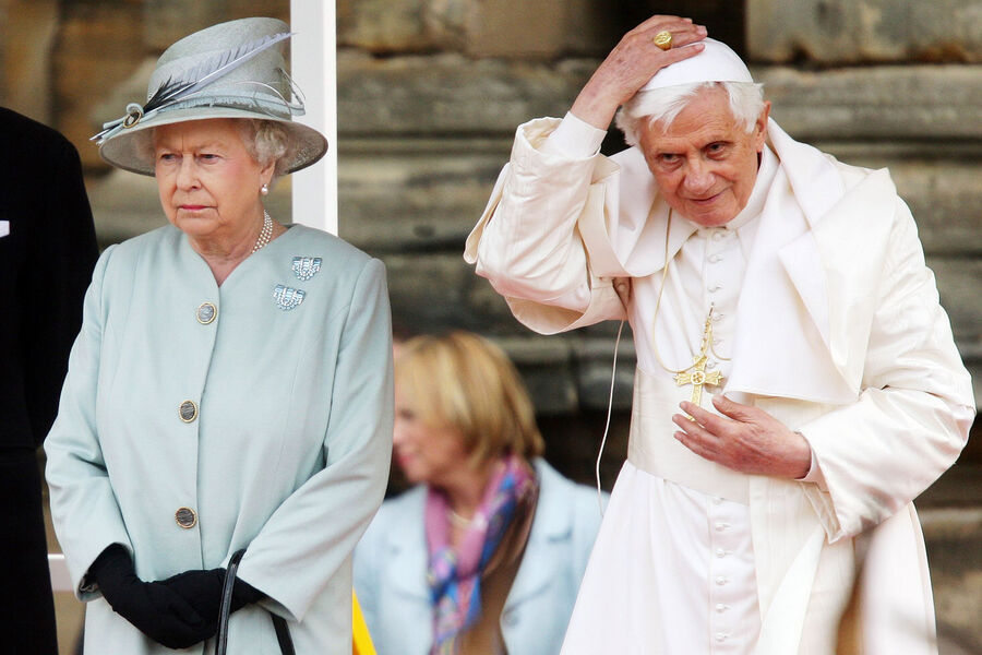 Папа Римский Бенедикт XVI и королева Елизавета II в&nbsp;Эдинбурге, 2010&nbsp;год