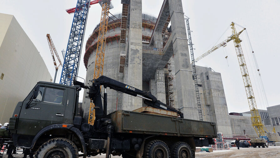 "Уже поставили вопрос". Лукашенко требует от Москвы компенсацию за срыв сроков ввода АЭС