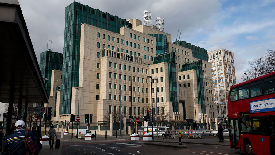 Экс-сотрудник MI6 заявил о "войне" между РФ и Британией и пожаловался на "черную метку"