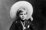 Двухлетний Купер в костюме ковбоя, 1903 год 