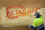 Граффити со словами «ЭТА, народ с тобой!» в Гернике, 2011 год