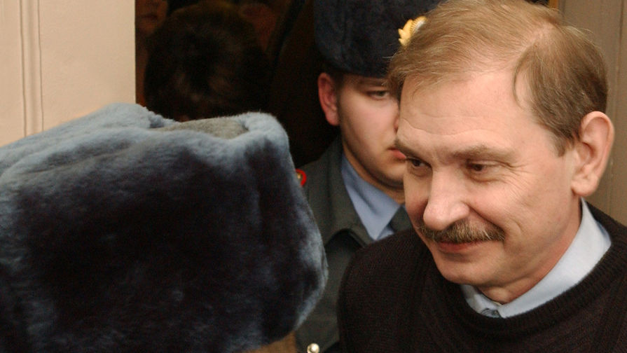 Николай Глушков в коридоре Савеловского суда Москвы, 2004 год
